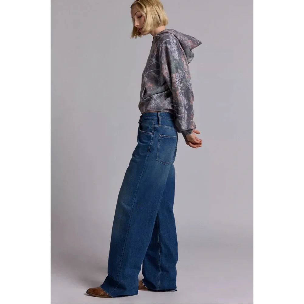 Tommy Jeans “Mia” with Studded Star Detail - Picture 2 of 4